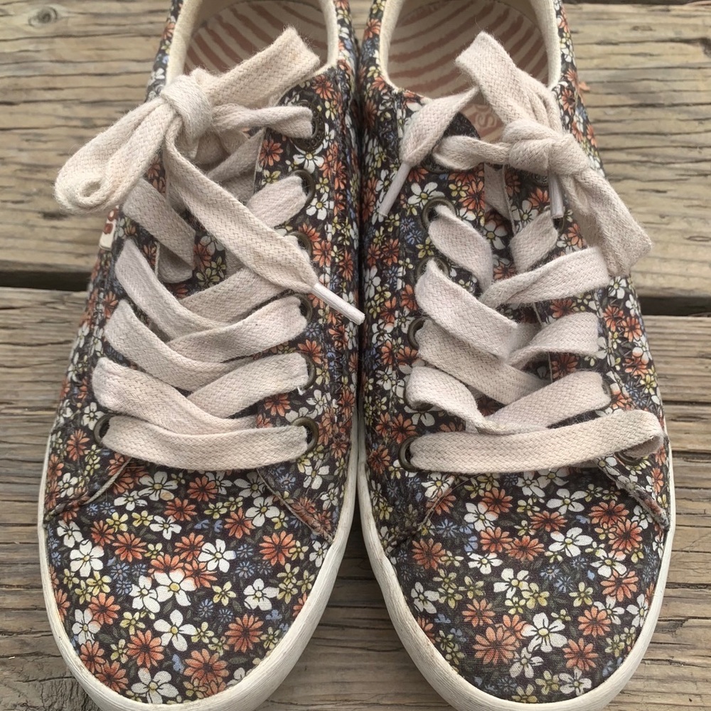 Taos Footwear Star Sneakers